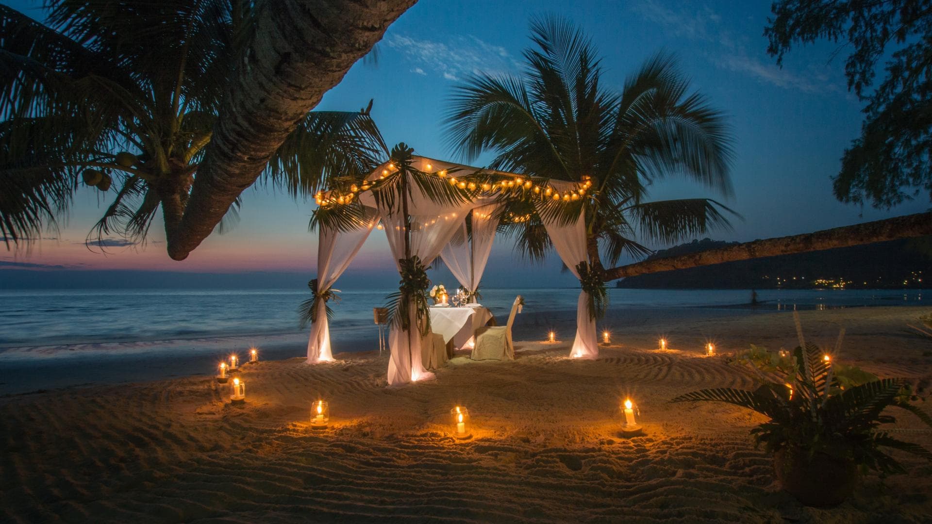 Candle-Light-Dinner am Strand