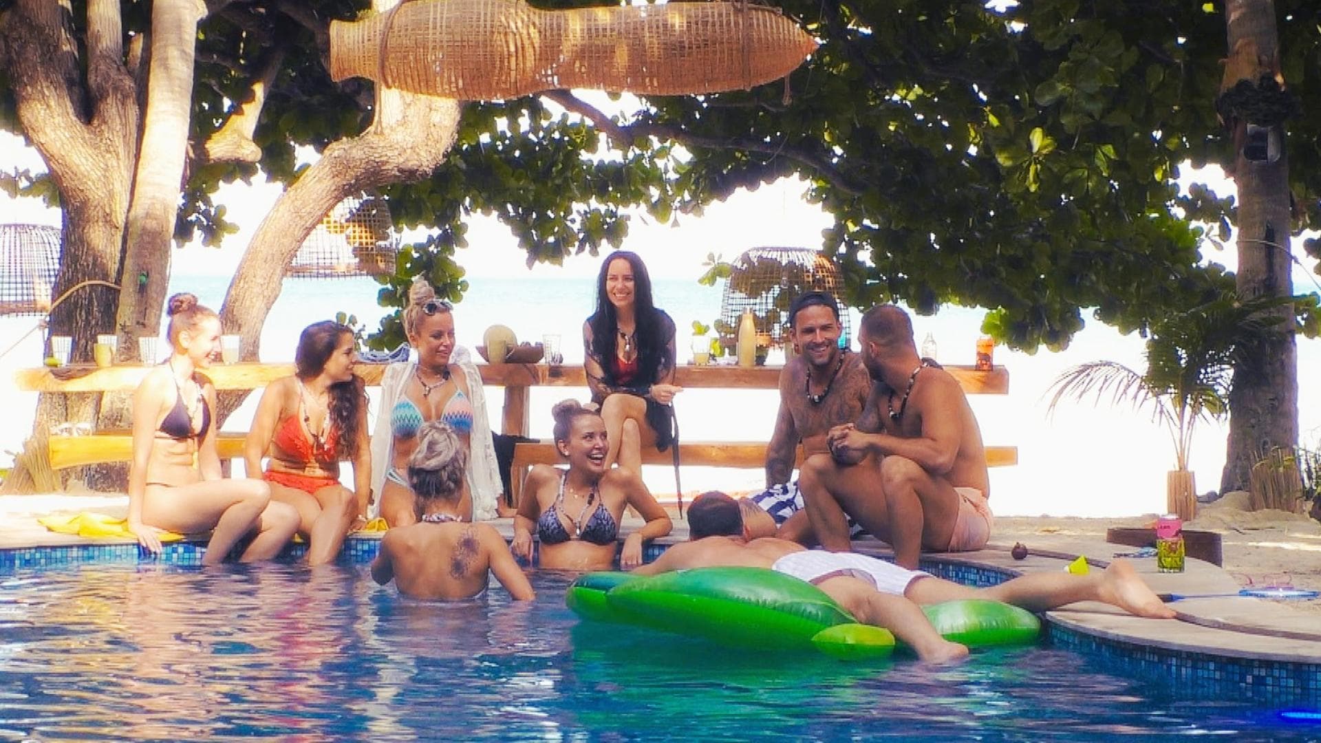 Isabell, Meike, Jade, Michelle, Julia, Sarah, Marco, Filip und Serkan Bachelor in Paradise
