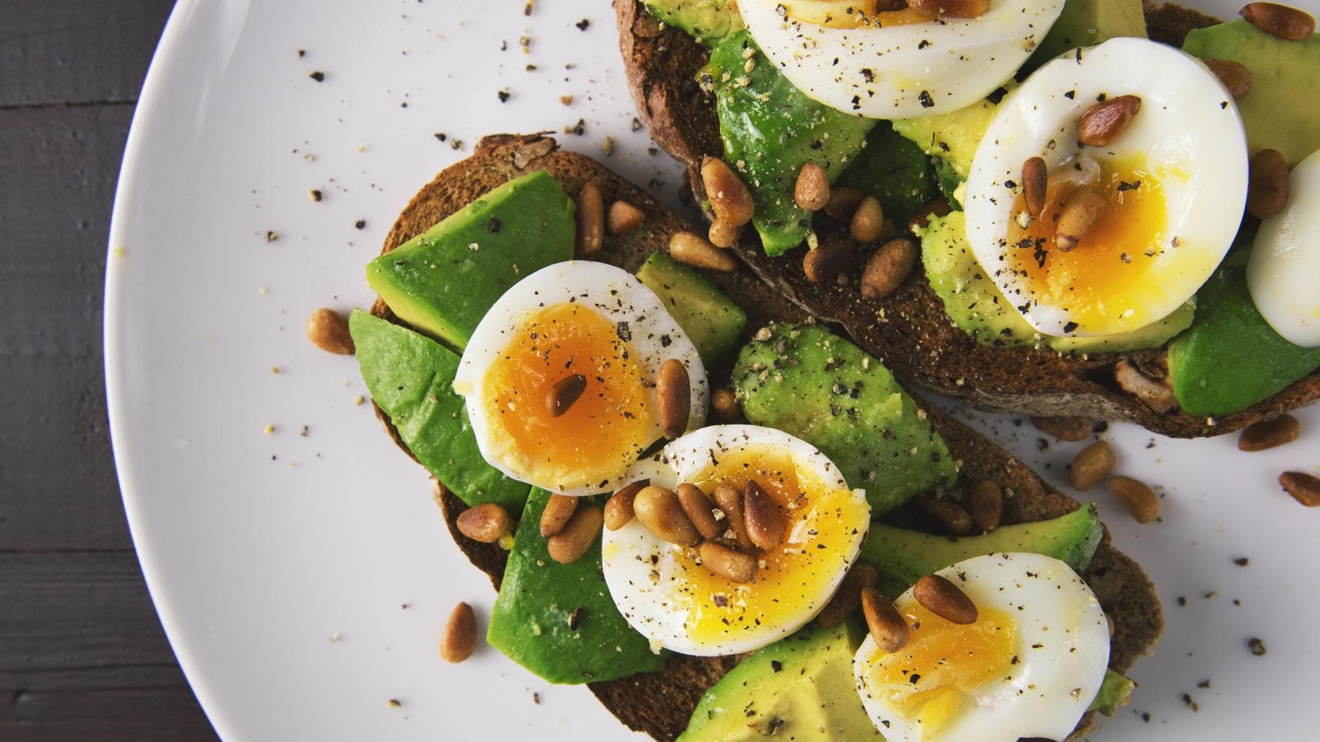 avocado ei brot
