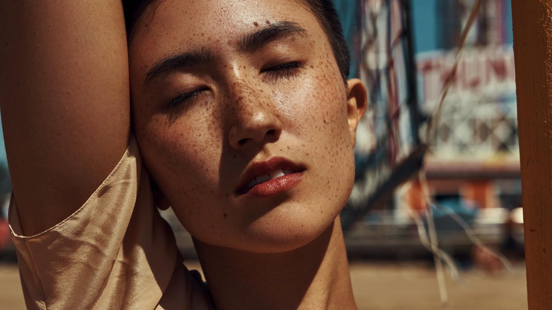 Mädchen mit Sommersprossen