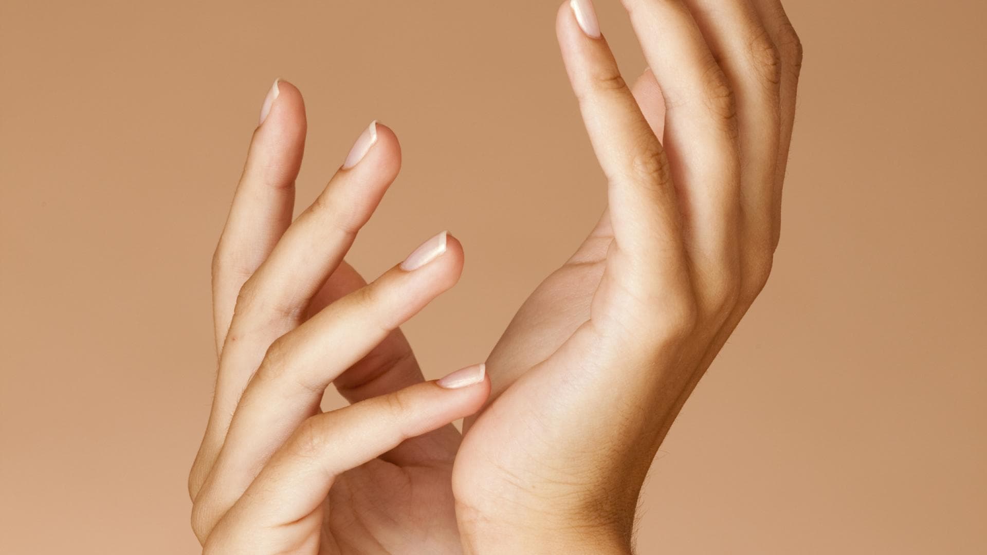 Fingernägel gesund mit Nagelöl 