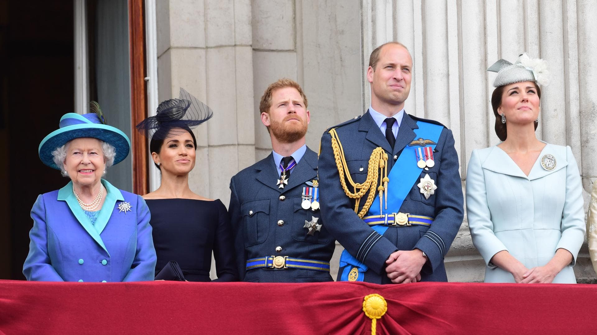 Die Royal Family auf dem Balkon