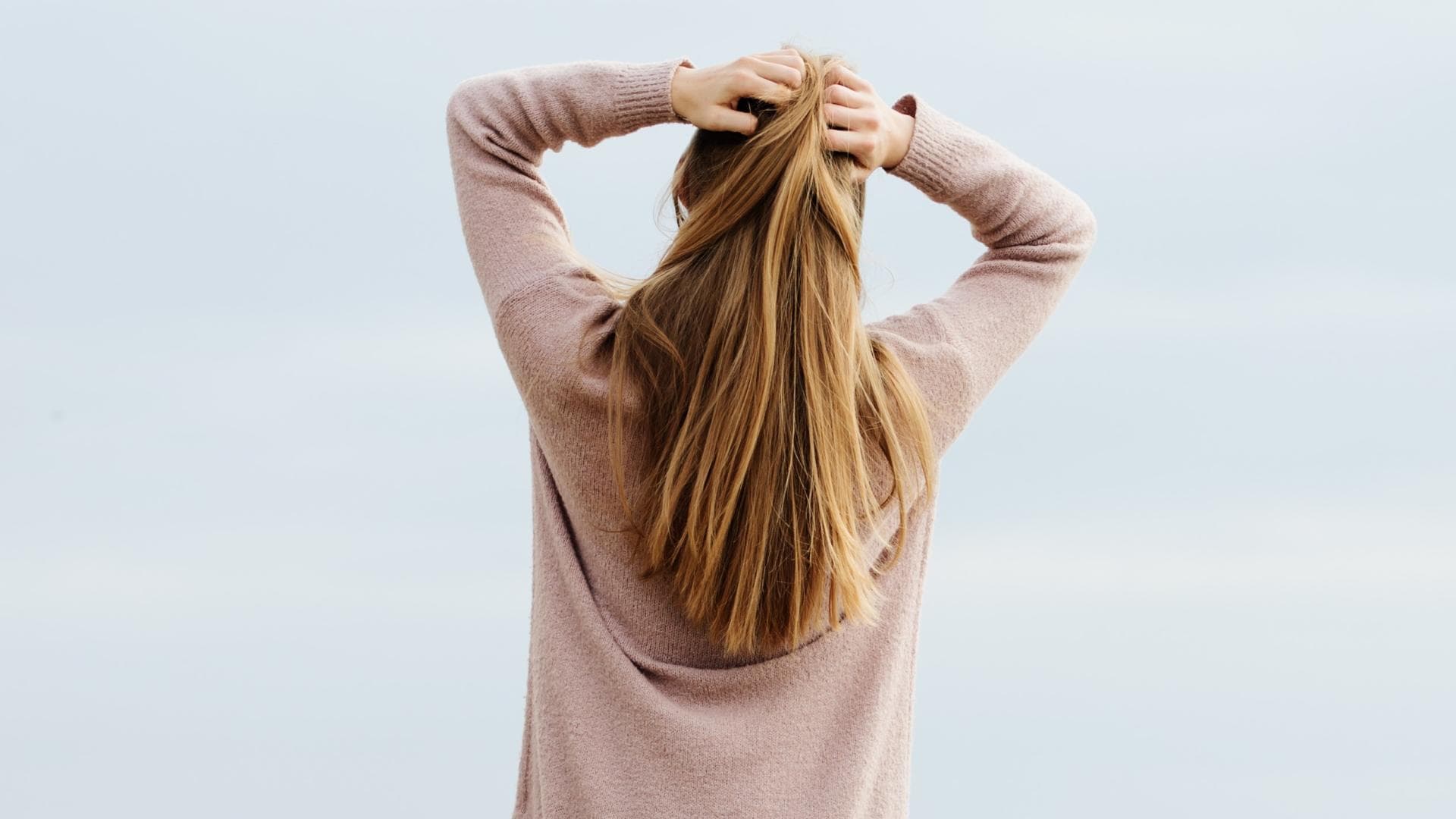 Frau mit langen Haaren