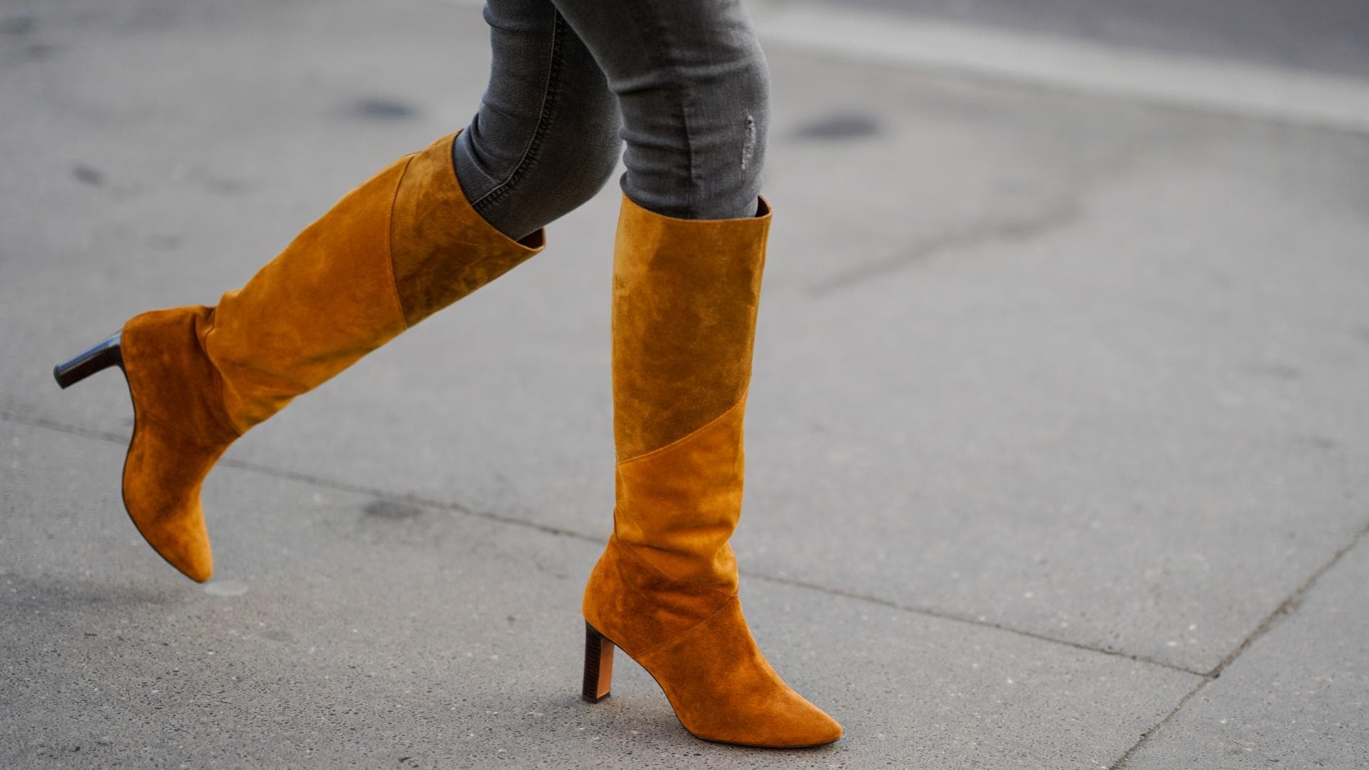 Skinny Jeans mit Overknee Stiefel
