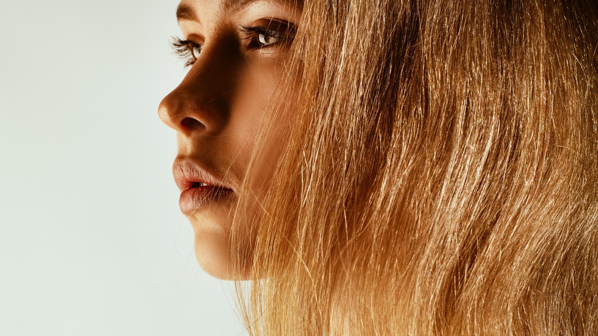 Frau mit blonden Haaren