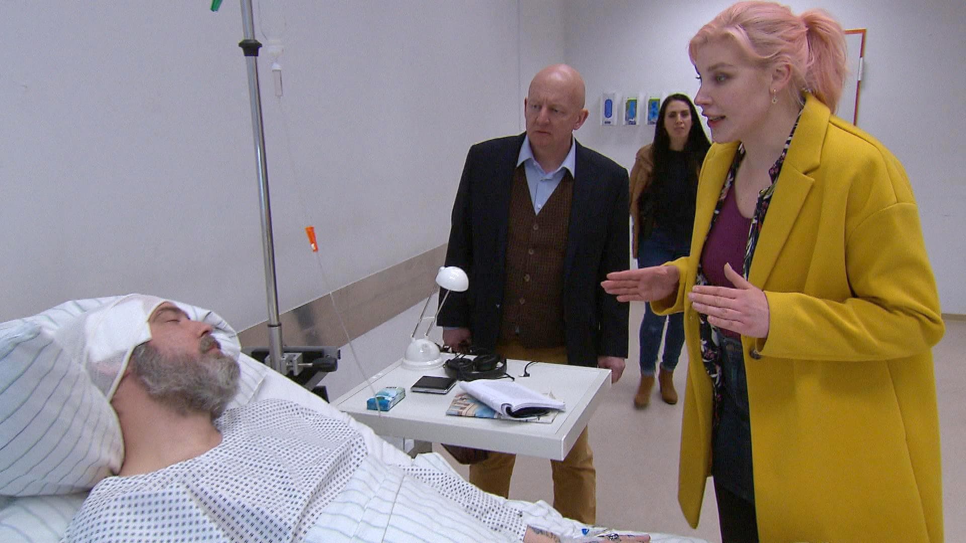 Berlin Tag und Nacht Theo und Paula im Krankenhaus