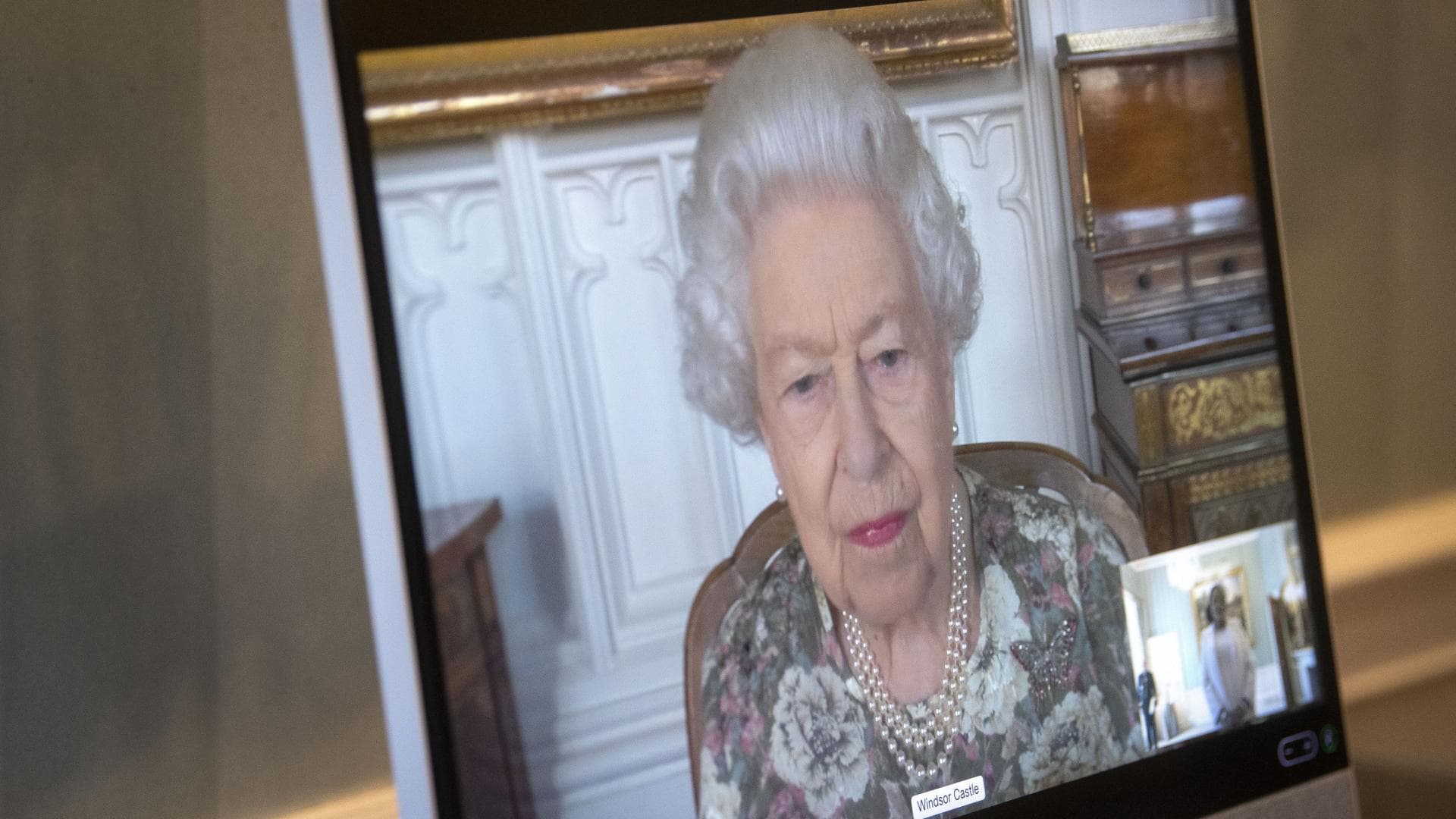 Queen Elizabeth im Call 