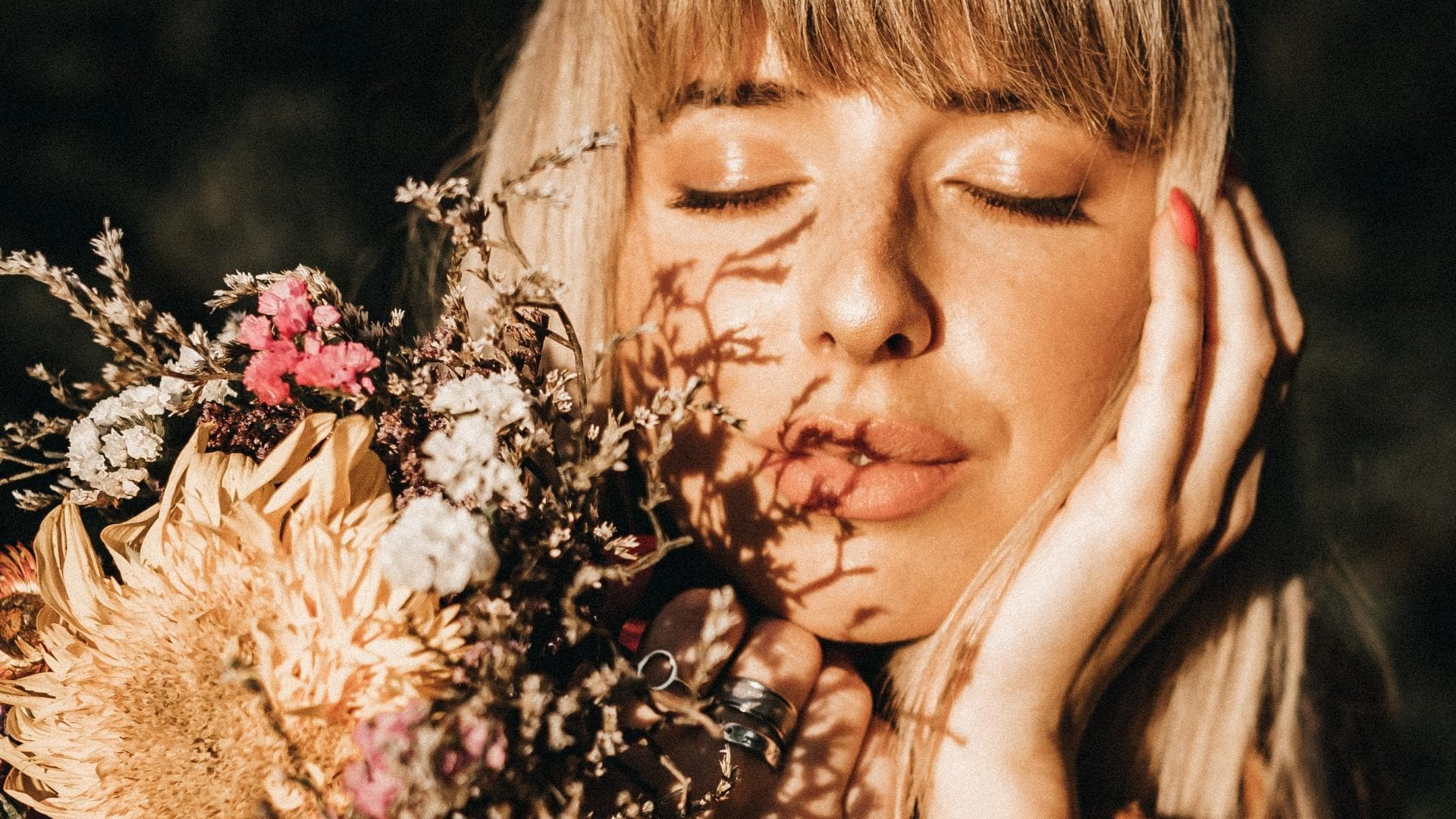 Horoskop Thema: Frau in der Sonne