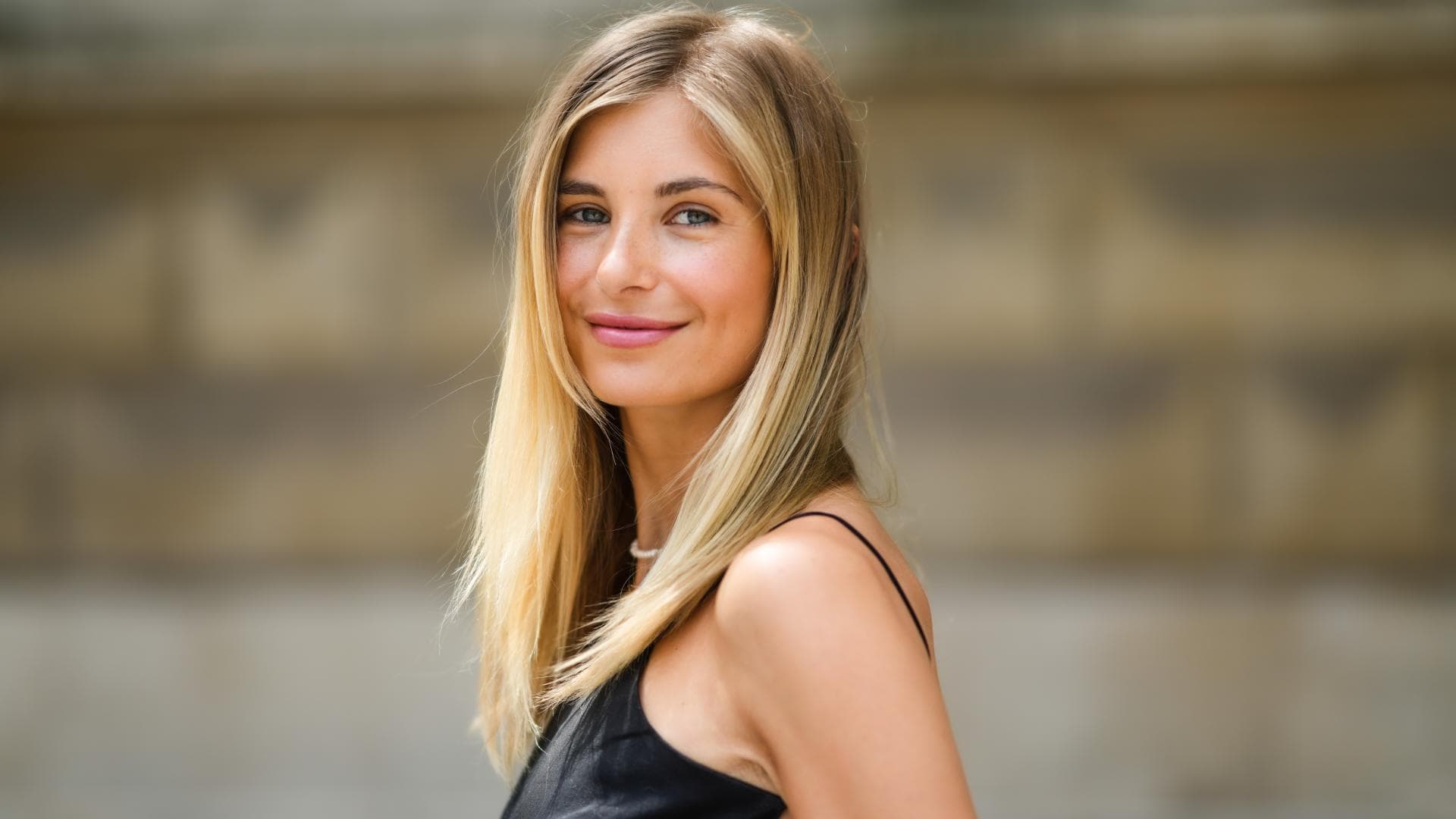 Xenia Adonts blonde Haare 