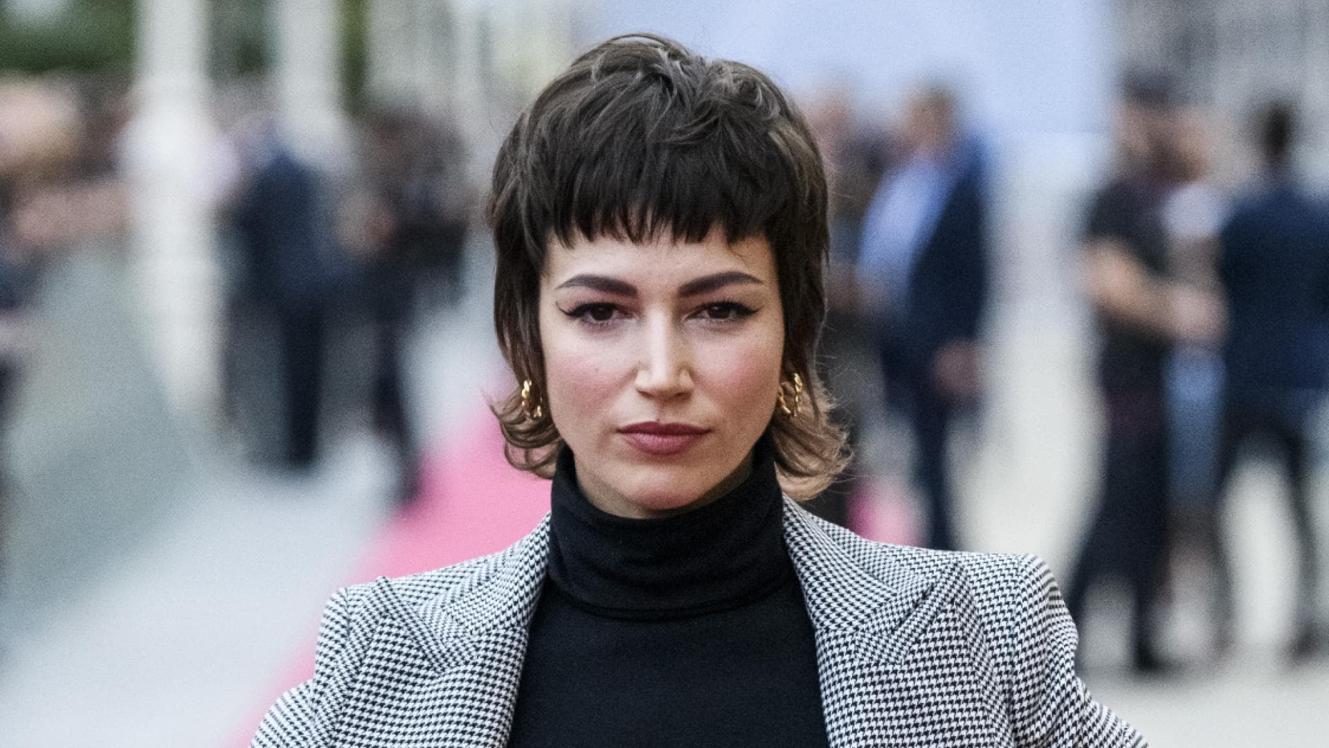 Ursula Corbero mit einem Vokuhila