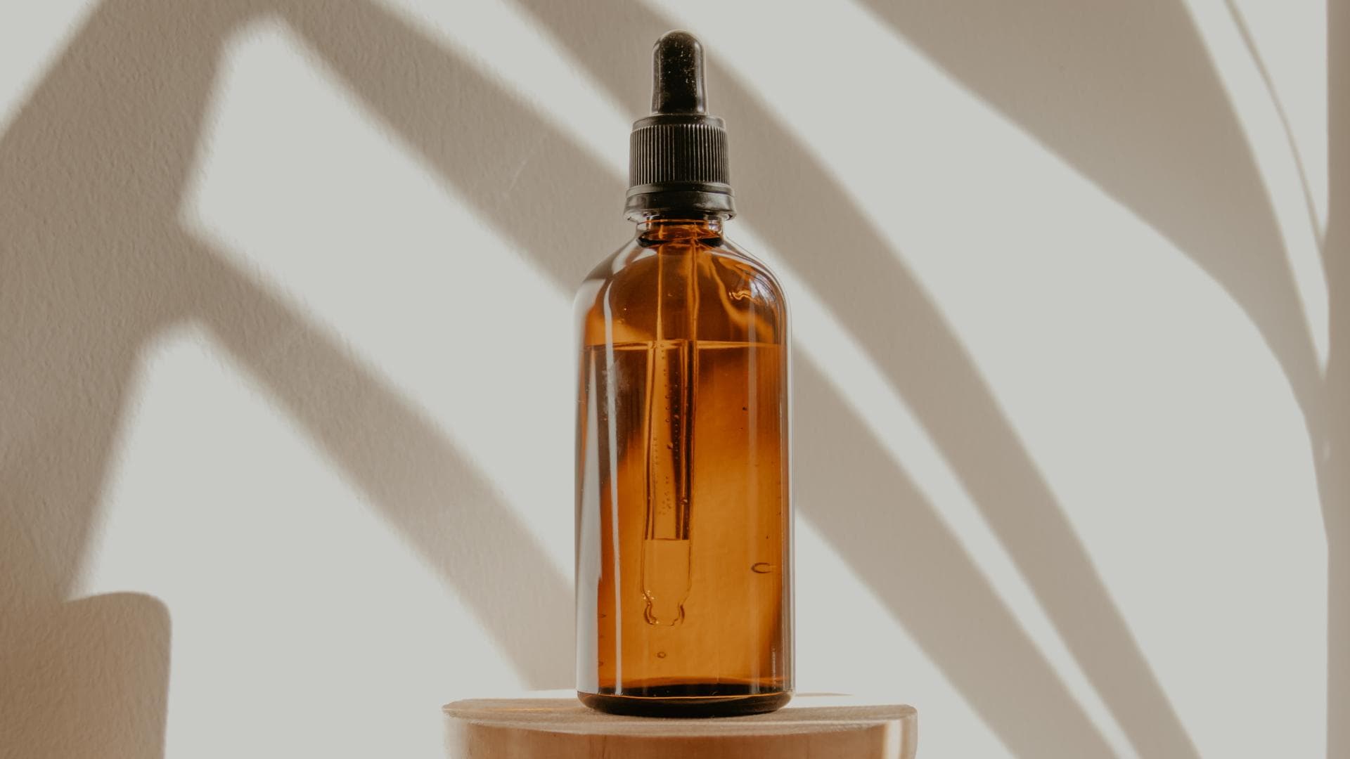 Haaröl ohne Silikone in Flasche
