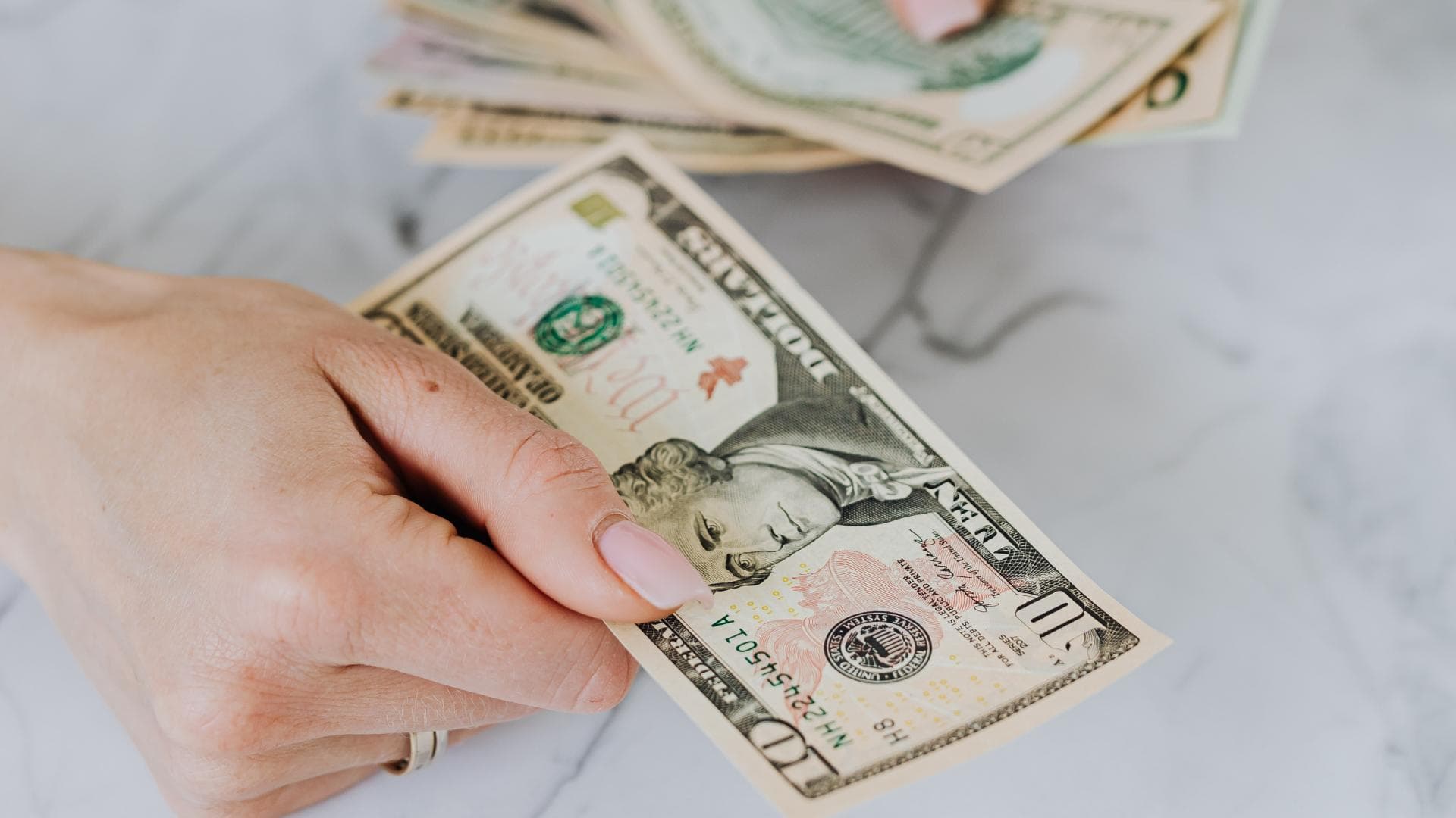 Jackpot! 3 Sternzeichen sichern sich im August einen Geldsegen