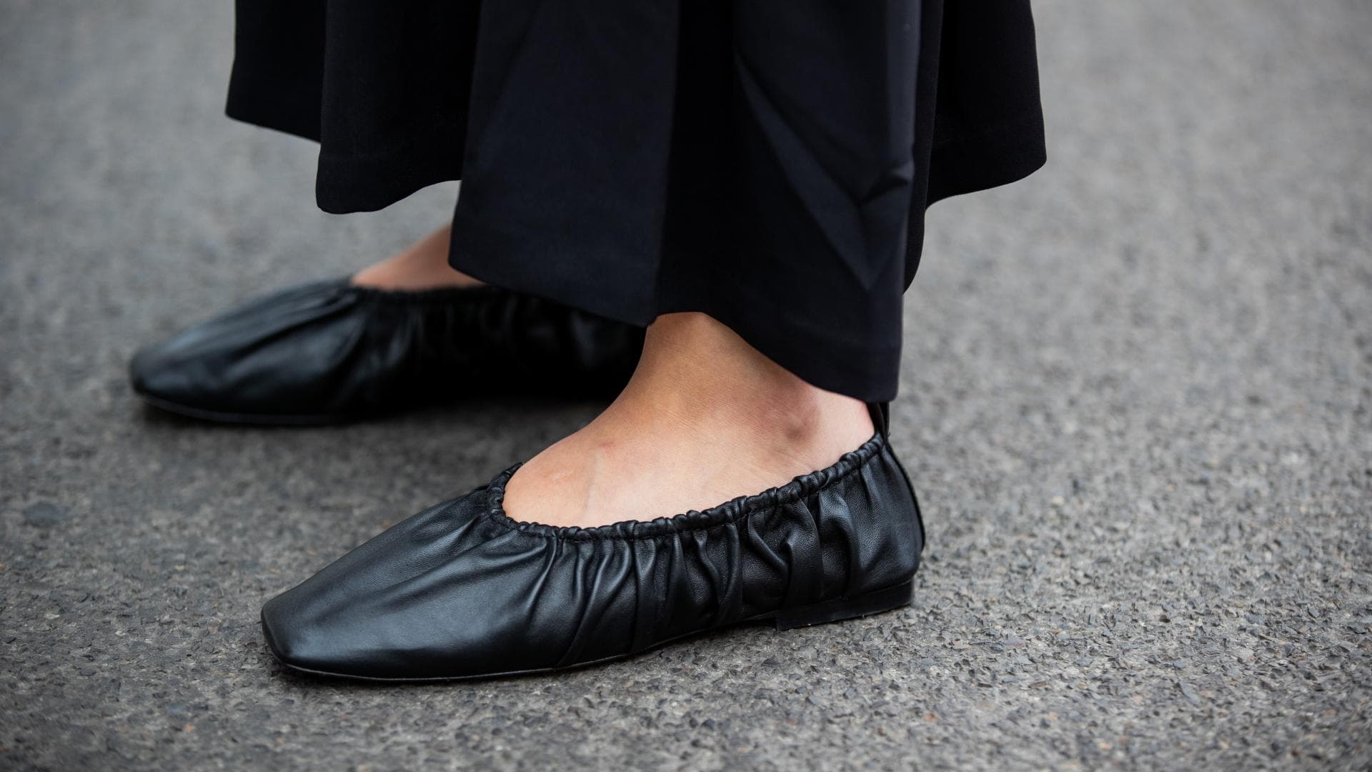 Schwarze Ballerinas eckig