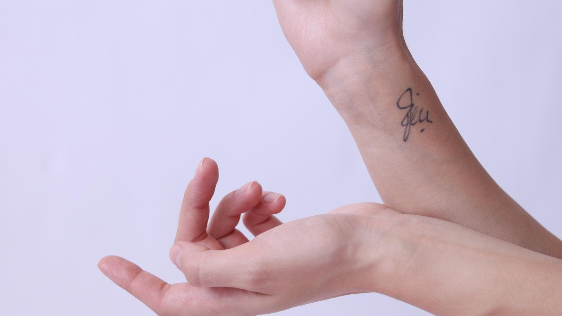 Tattoo am Handgelenk