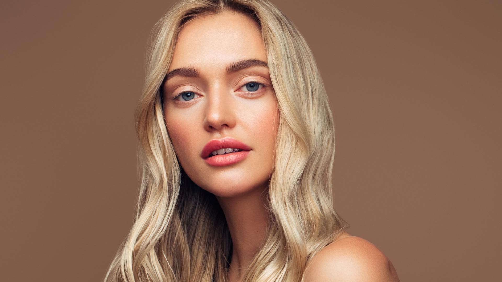 Frau mit blonden Haaren