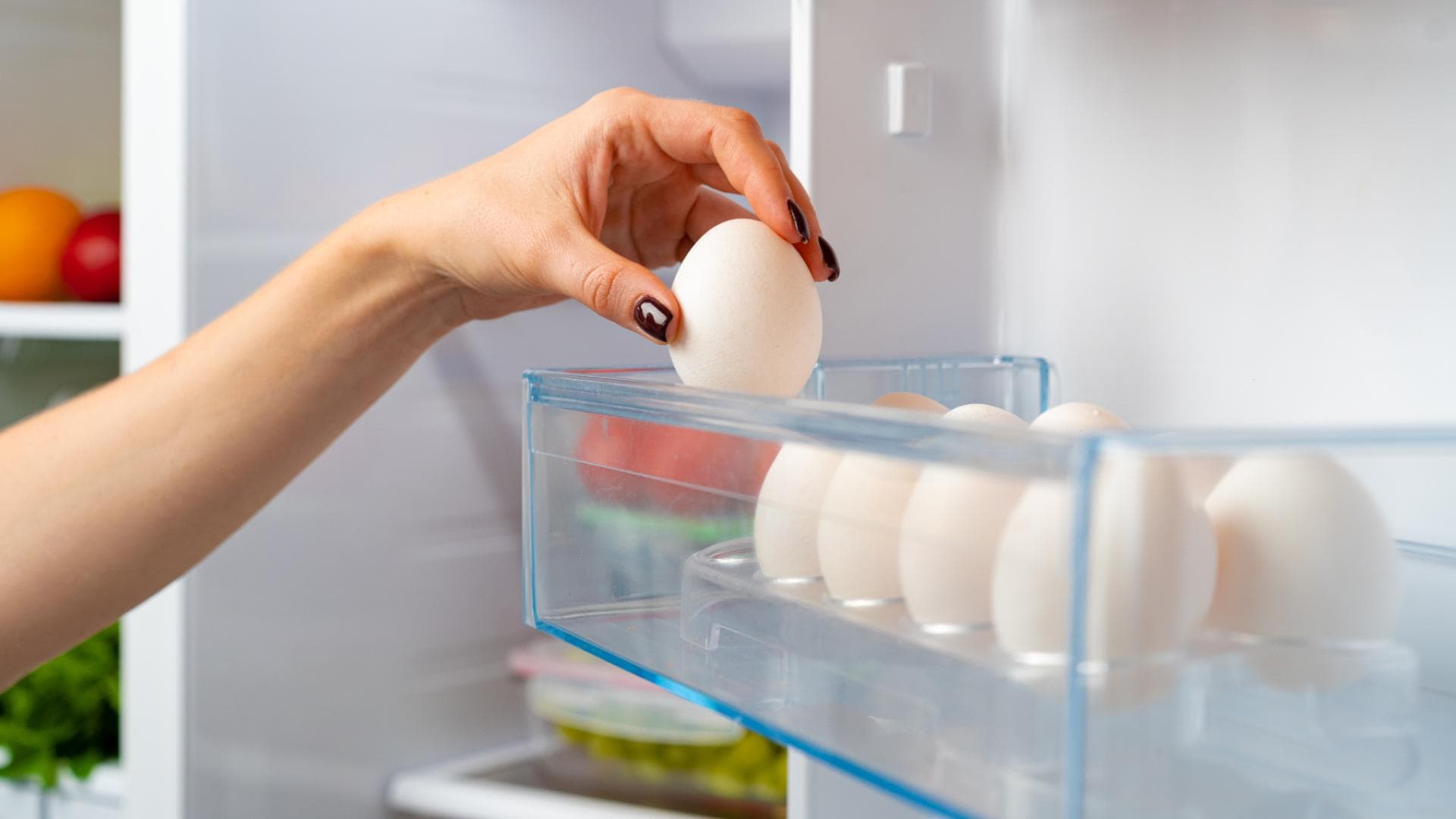 Eier in der Kühlschranktür