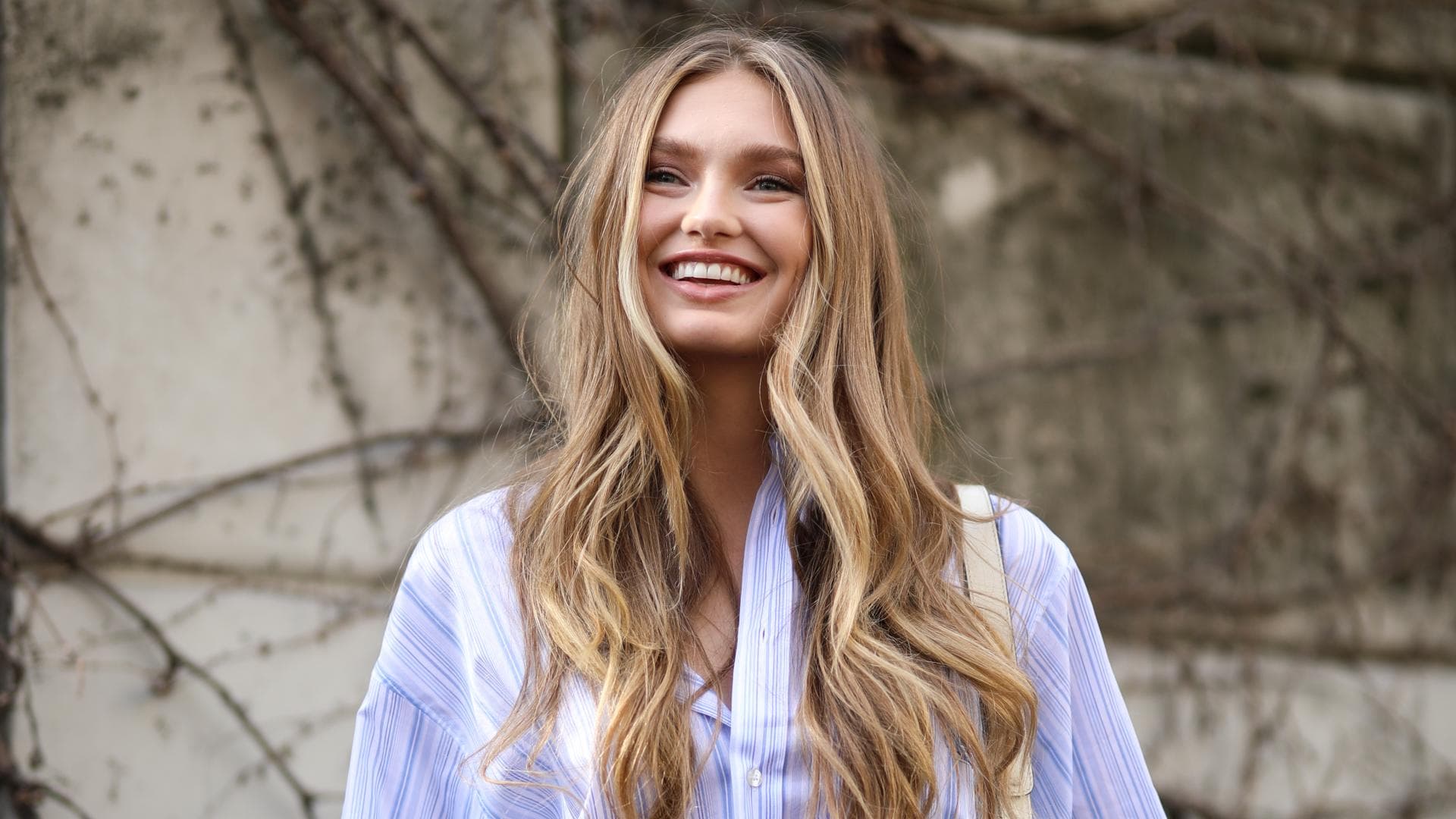 Romee Strijd Face Framing