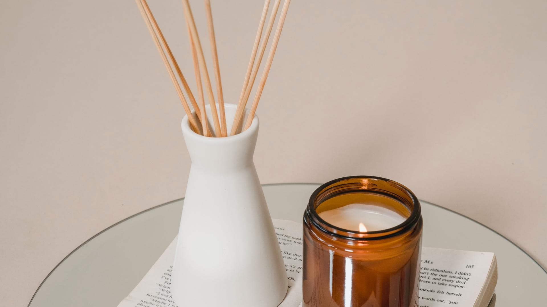 Raumduft auf Glastablett