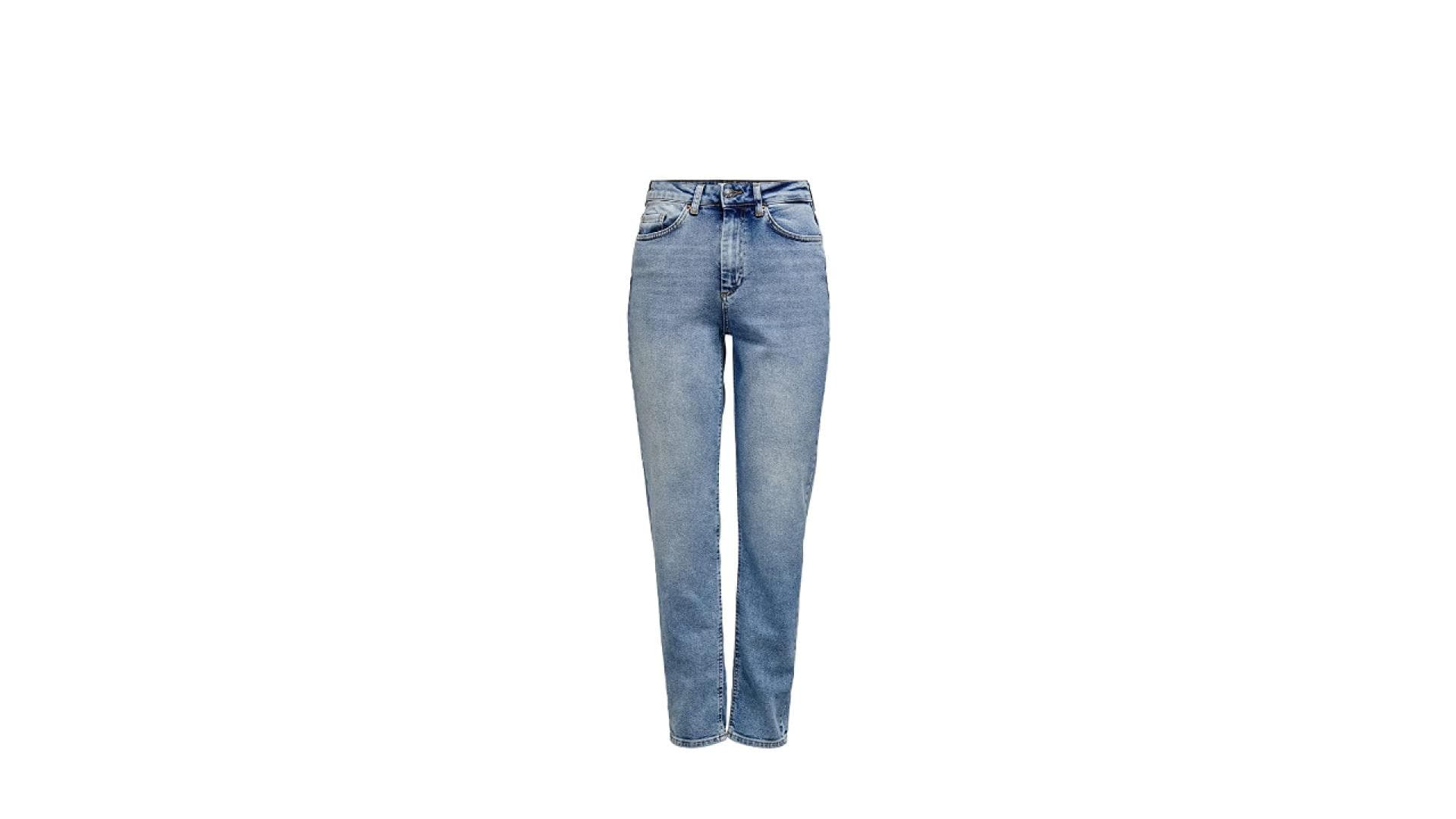 Frau trägt Jeans