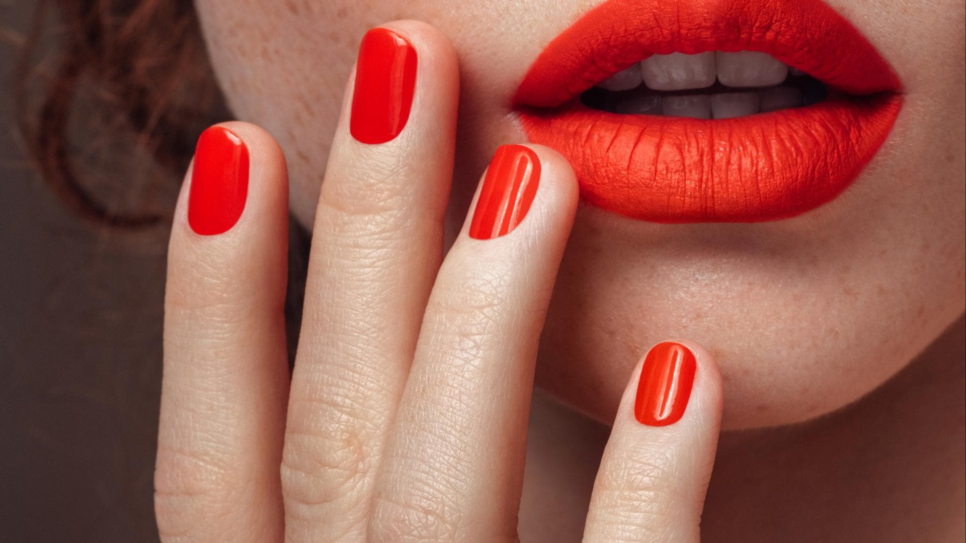 roter Nagellack