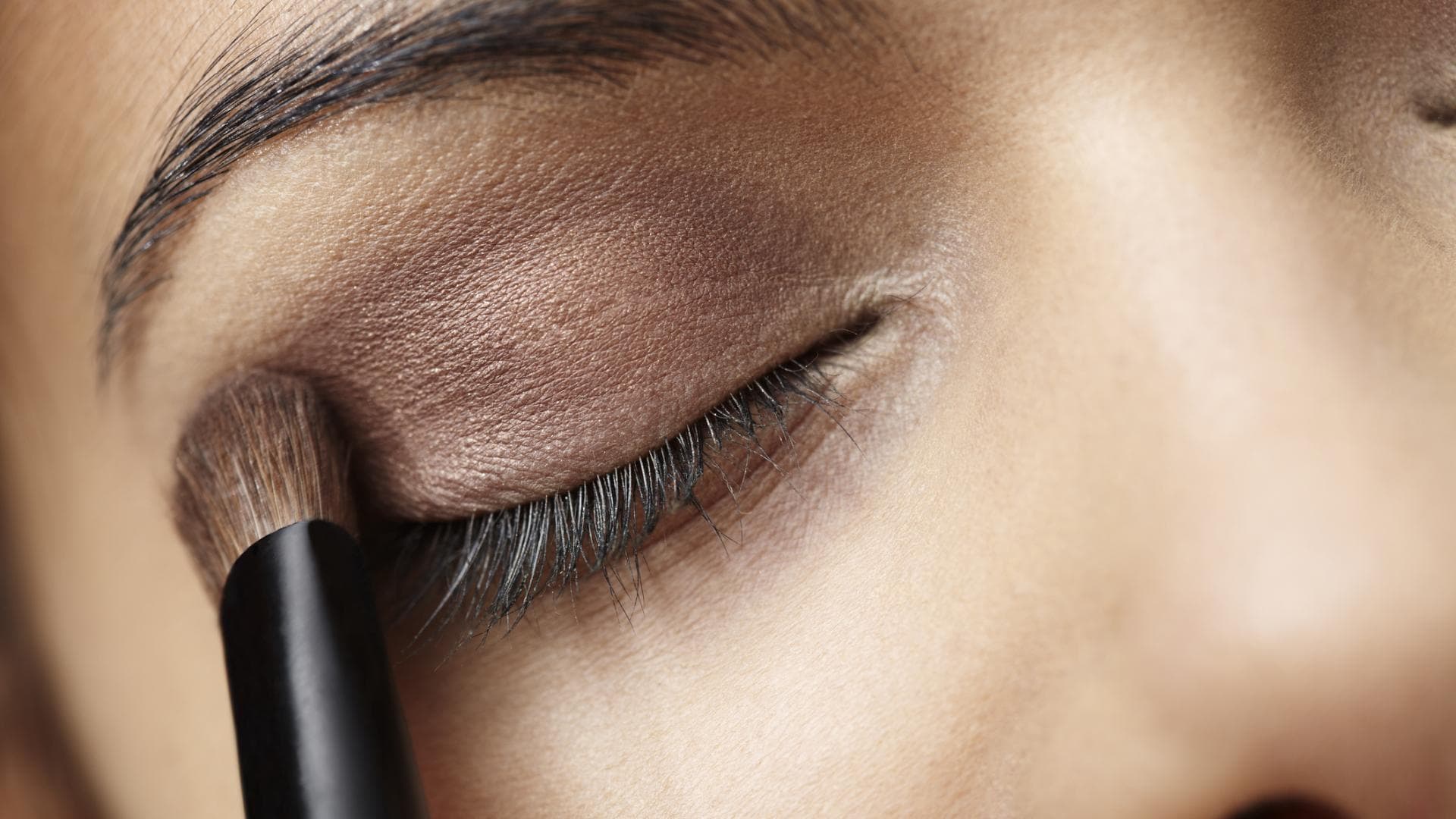 Laut Experte: So trägst du Eyeshadow richtig auf – und so nicht