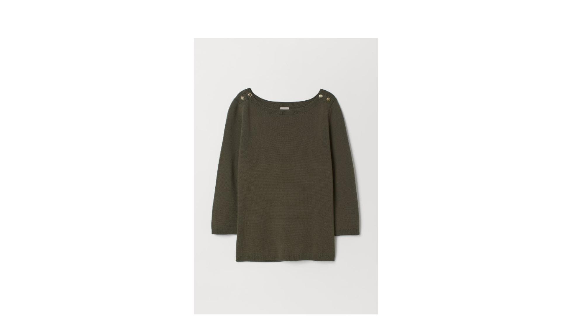 Frau trägt Pullover