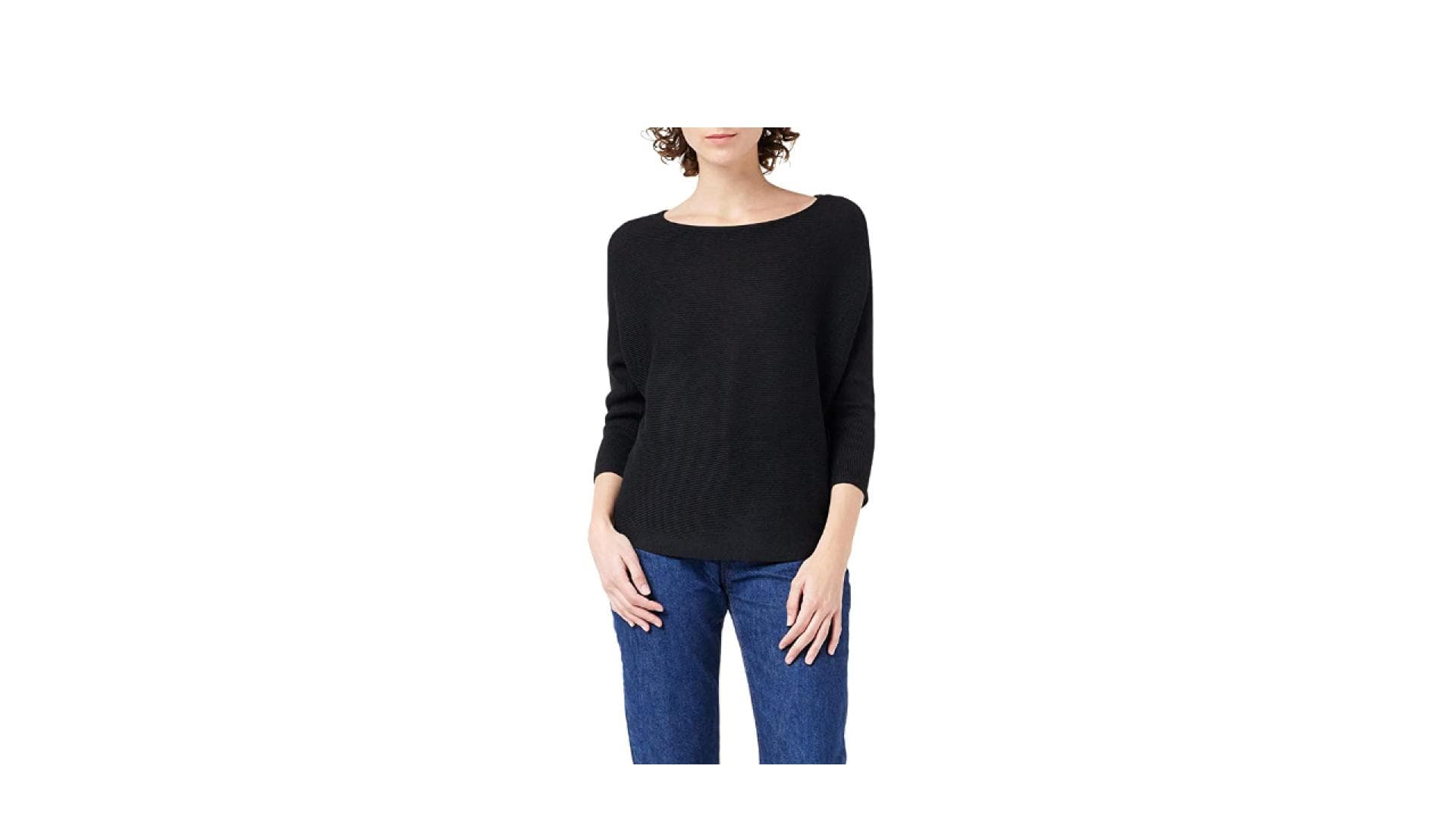 Frau trägt Pullover