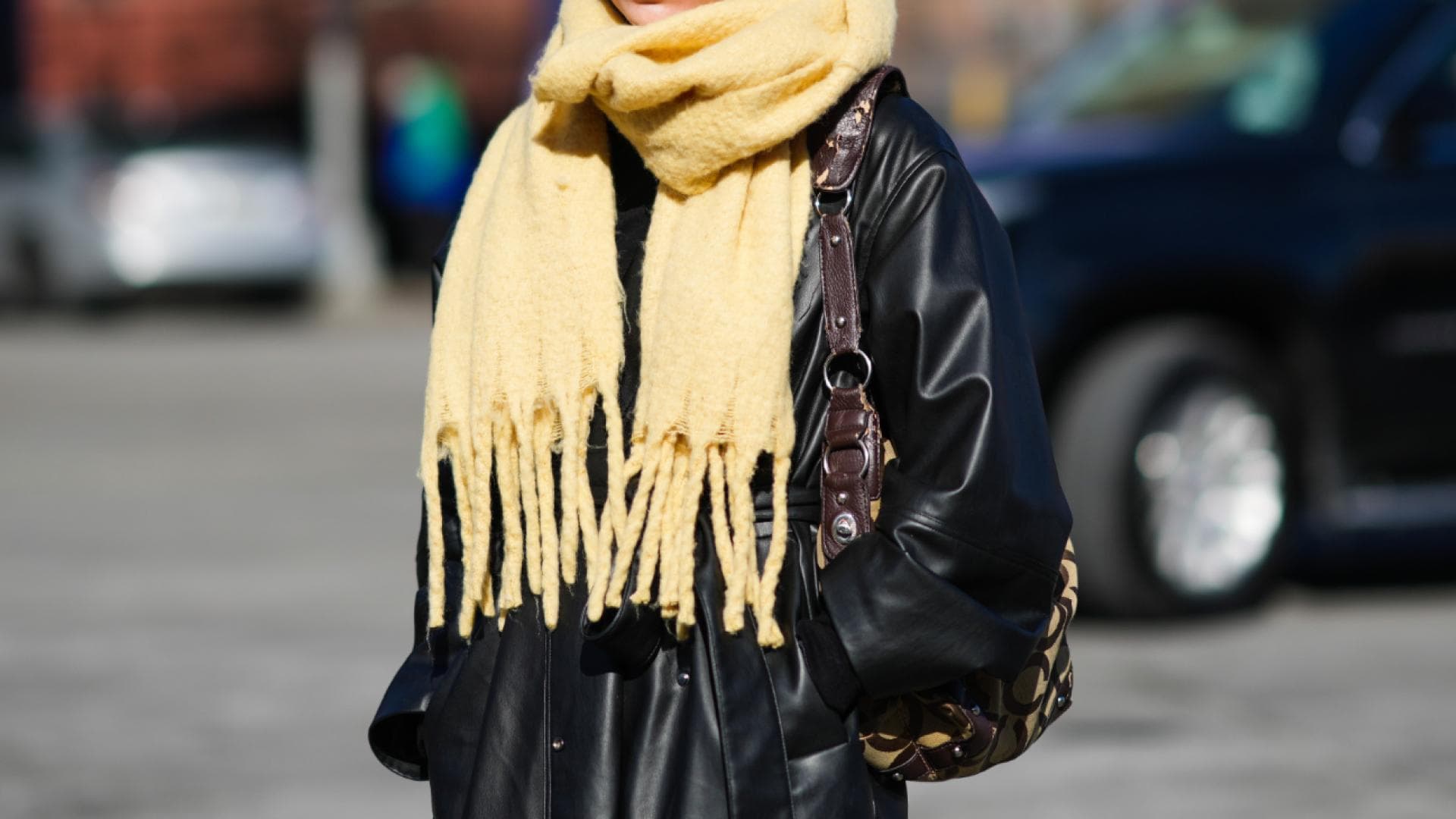 Schal mit Mantel Streetstyle