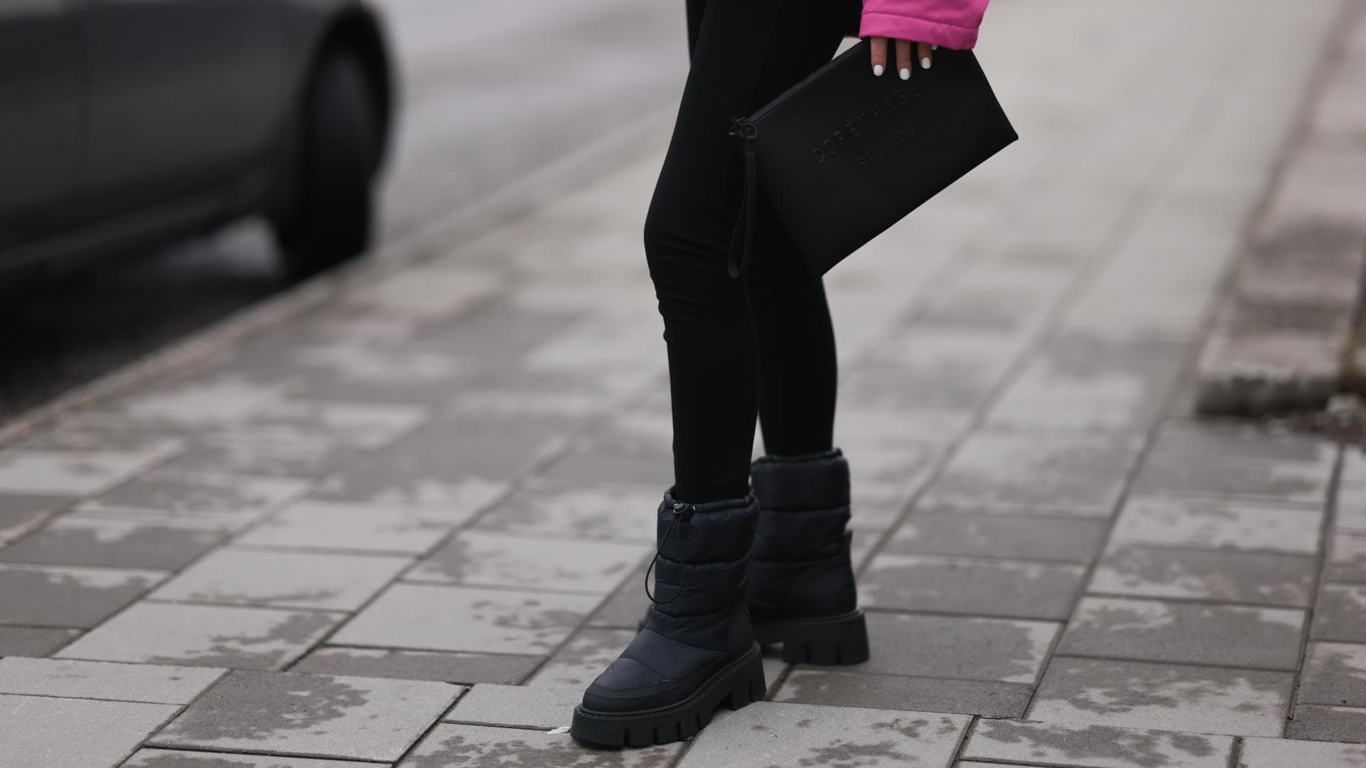 Frau in Leggings