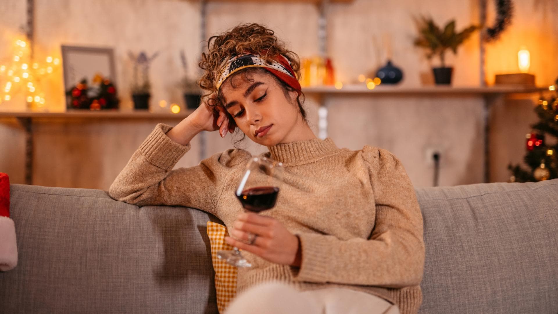 Traurige Frau an Weihnachten