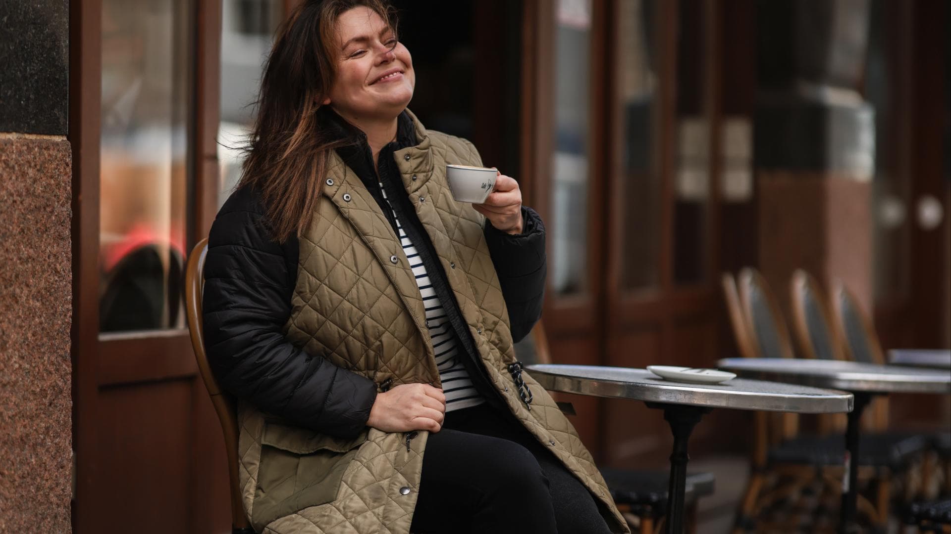 Frau mit Wintermantel