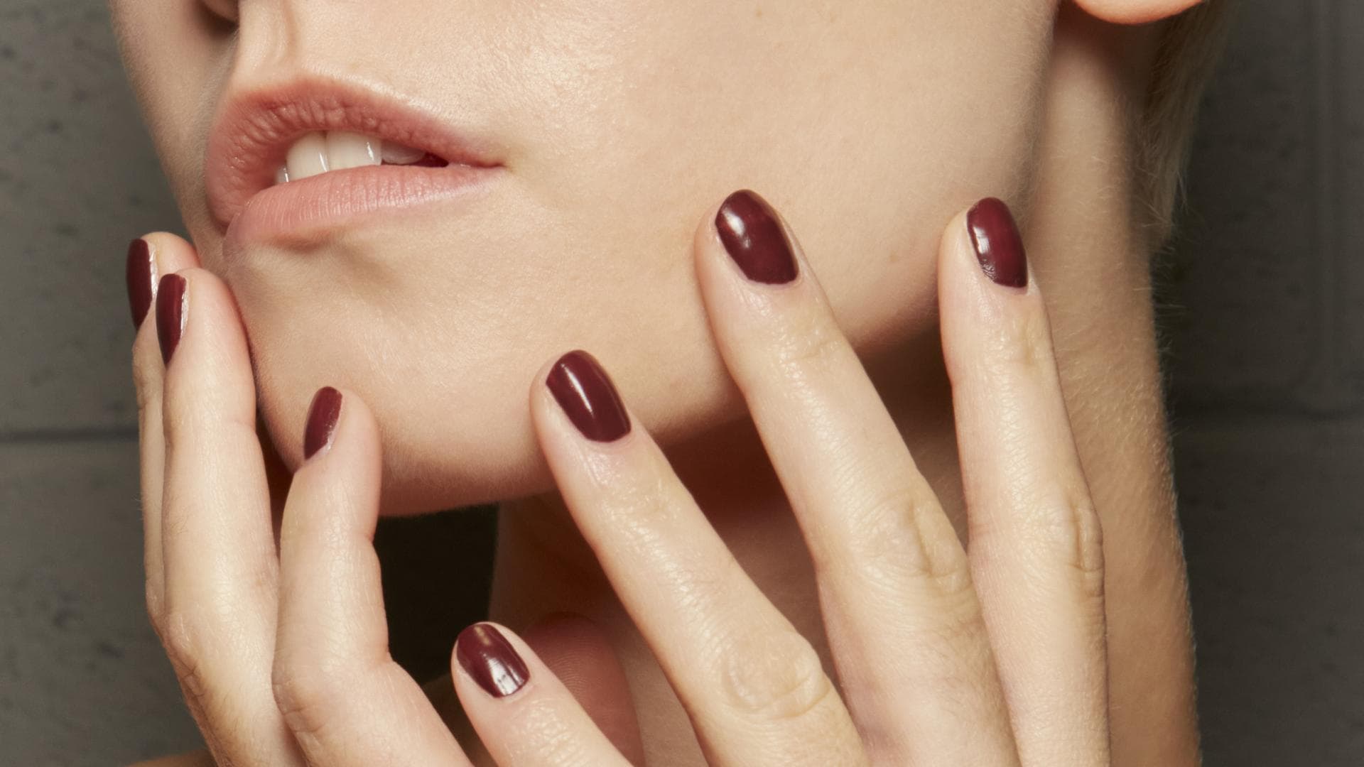 Roter Nagellack