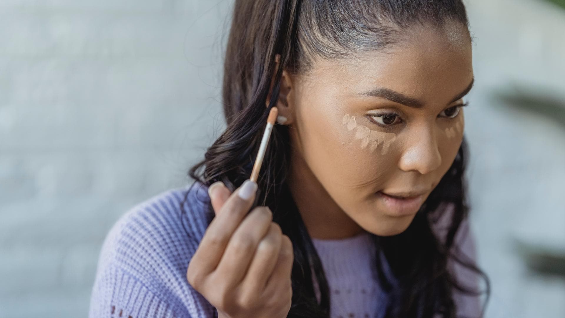 Dank diesem Trick verrutscht dein Concealer nie wieder