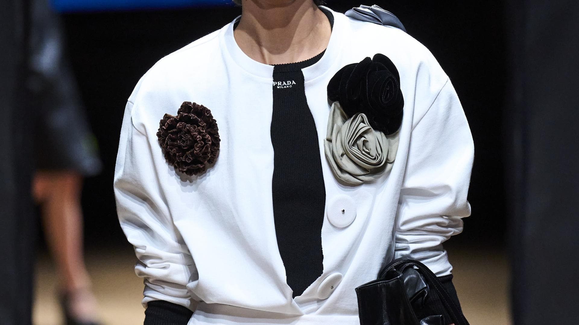 Ansteckblumen Prada