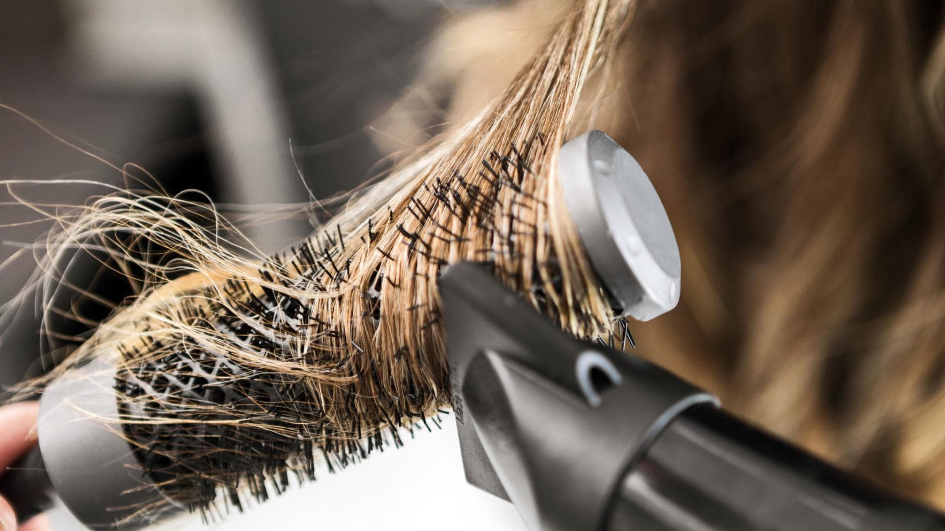 Haare föhnen