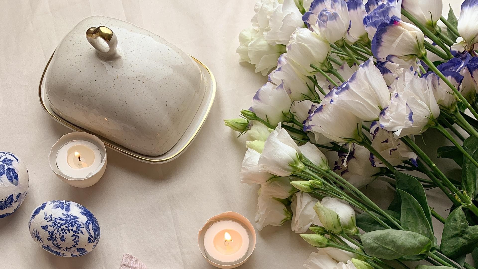 Oster-Deko auf dem Tisch