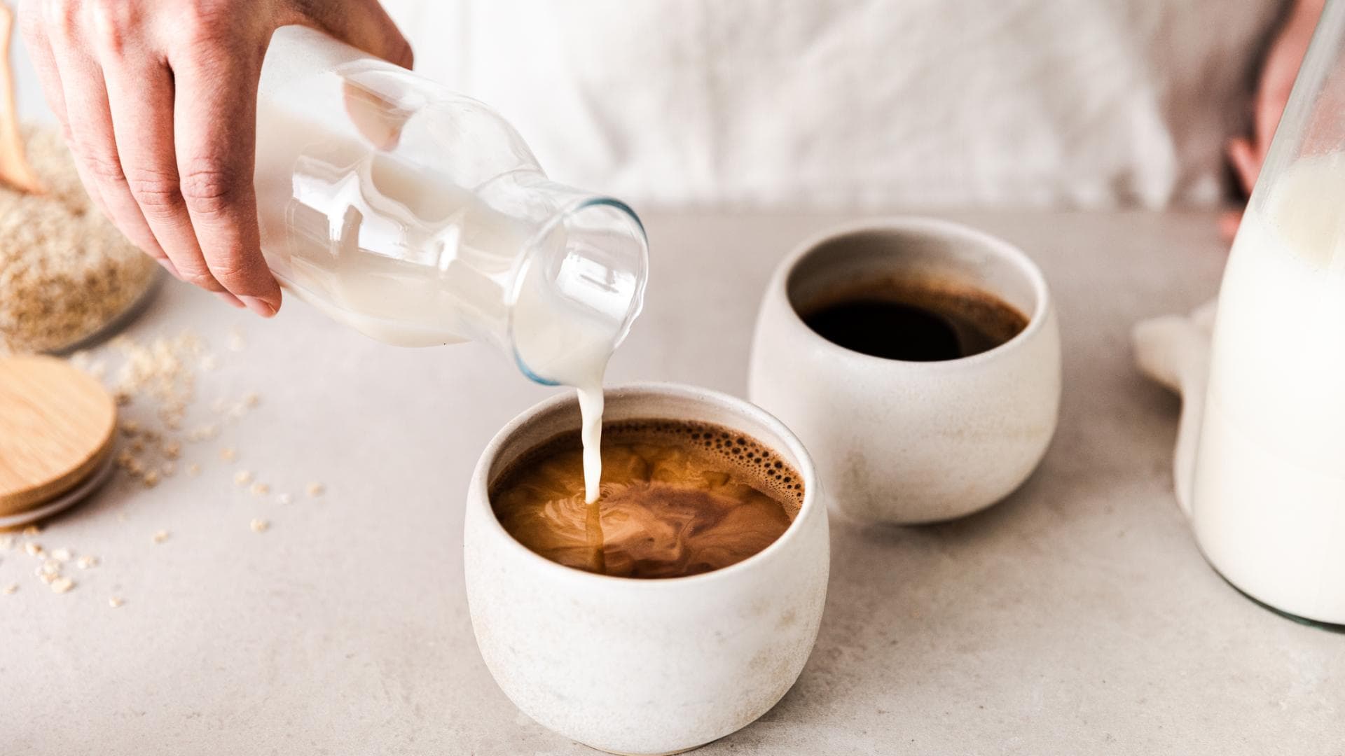 Hafermilch in Kaffee