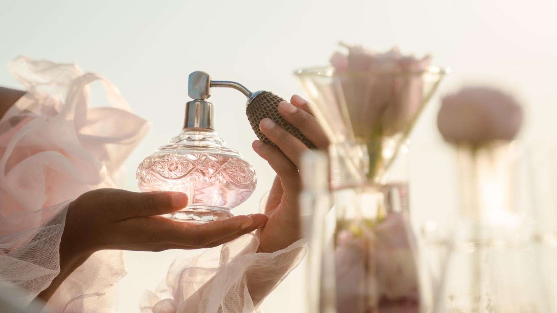 Auf diese 3 floralen Düfte setzen wir im Sommer 2025