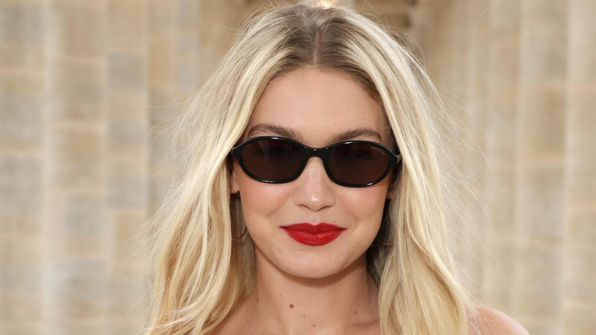 Gigi Hadid Beachwaves