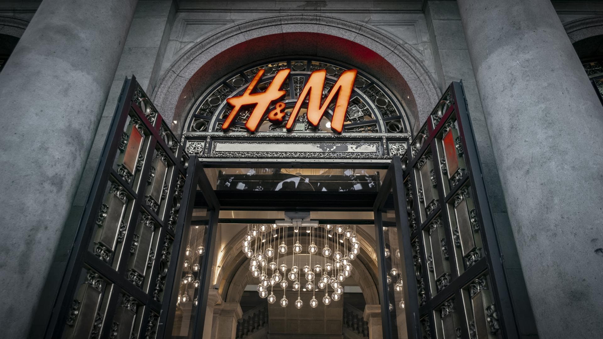 Außenfassade eines H&M-Geschäfts