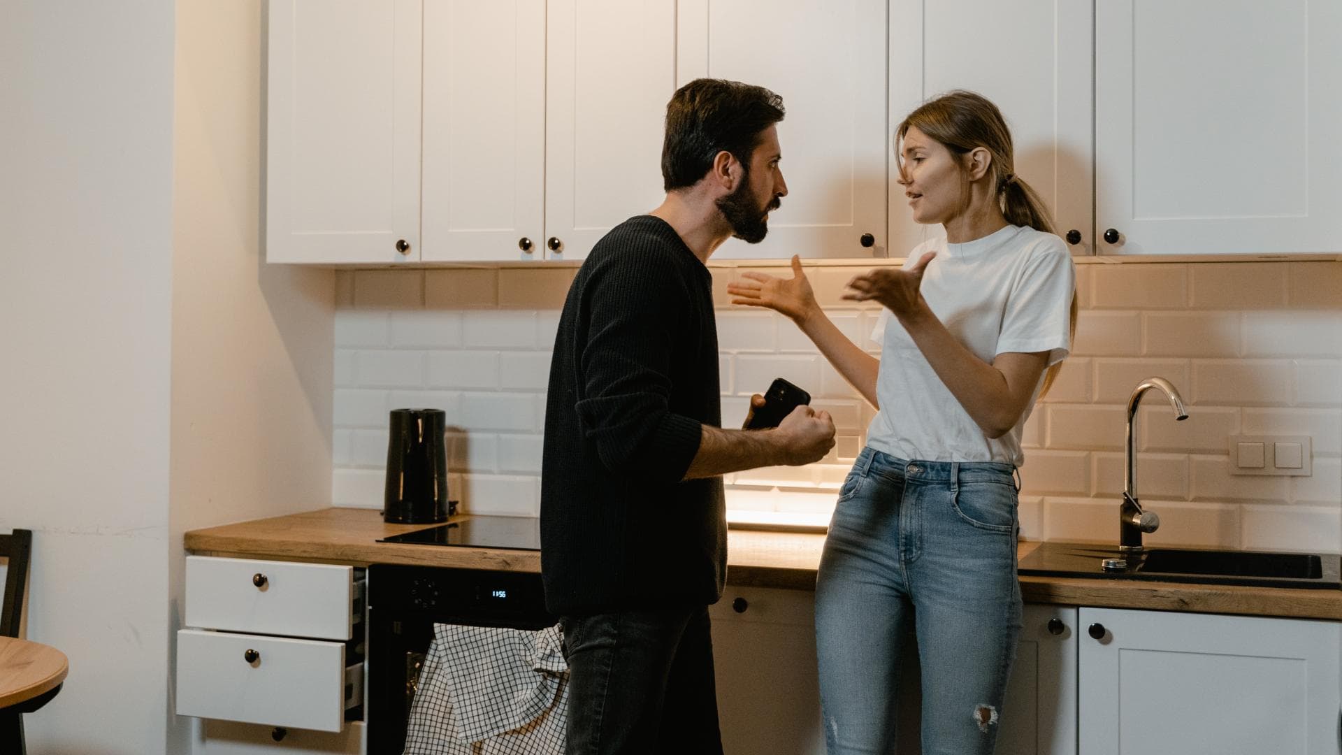 Vorsicht, toxisch! Die 3 schlimmsten Beziehungskiller unter den Sternzeichen im Juni