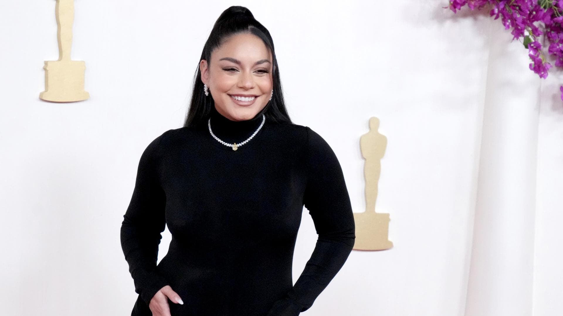 Vanessa Hudgens trägt Kleid