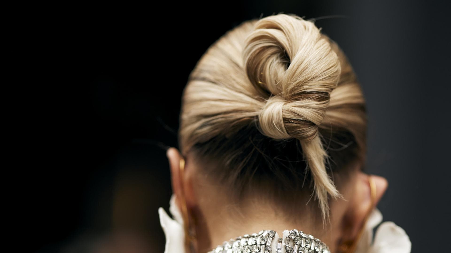 Artsy Bun Trendfrisur 2024