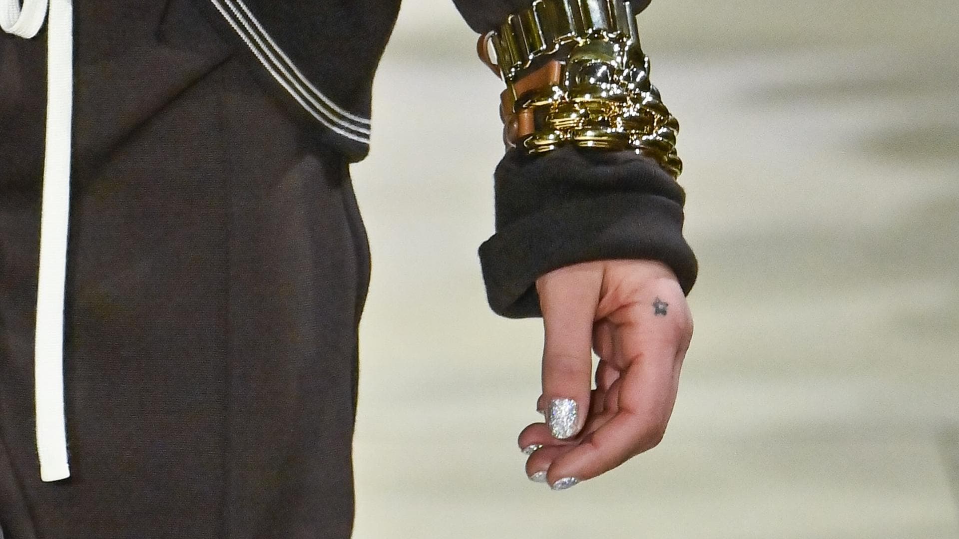 Dieser Nagellack Trend vom Laufsteg hält bombenfest