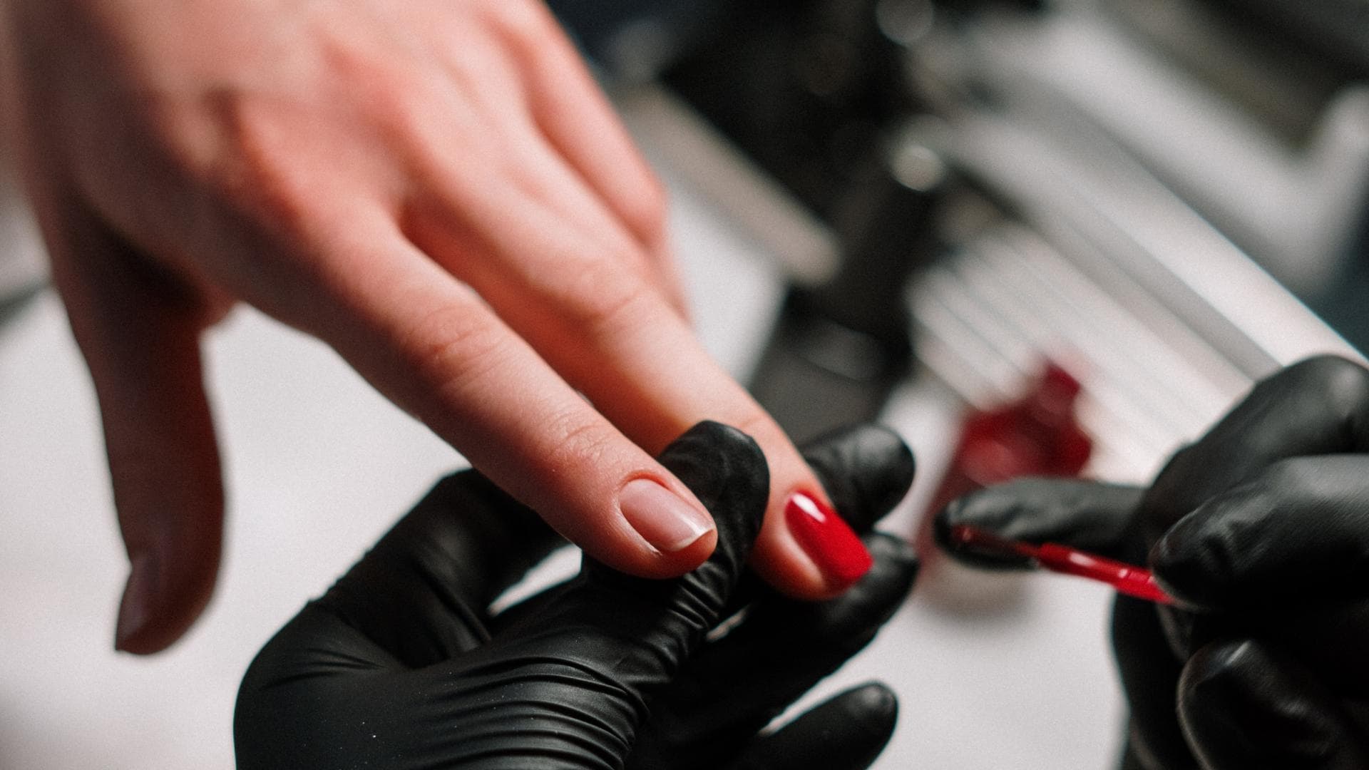 3 Dinge, die deine Maniküristin dir nie verraten würde