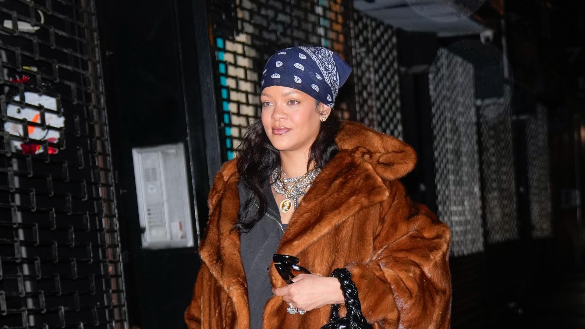 Pediküre-Trend 2025: Diese überraschende Nagellackfarbe trägt Rihanna auf den Füßen