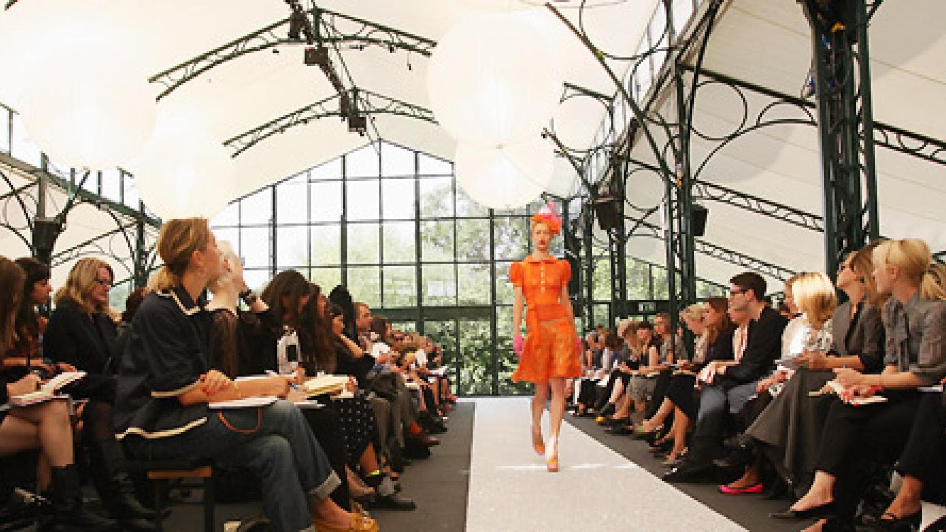 model-auf-catwalk-520x250-628145.jpg