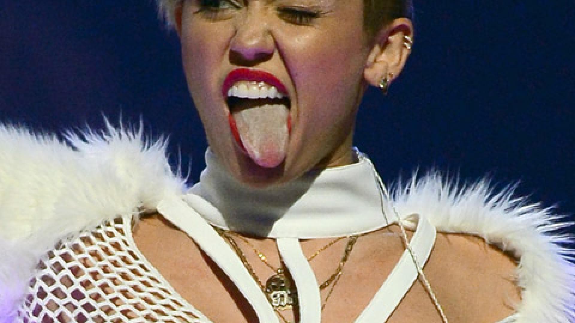 miley-2026174.jpg