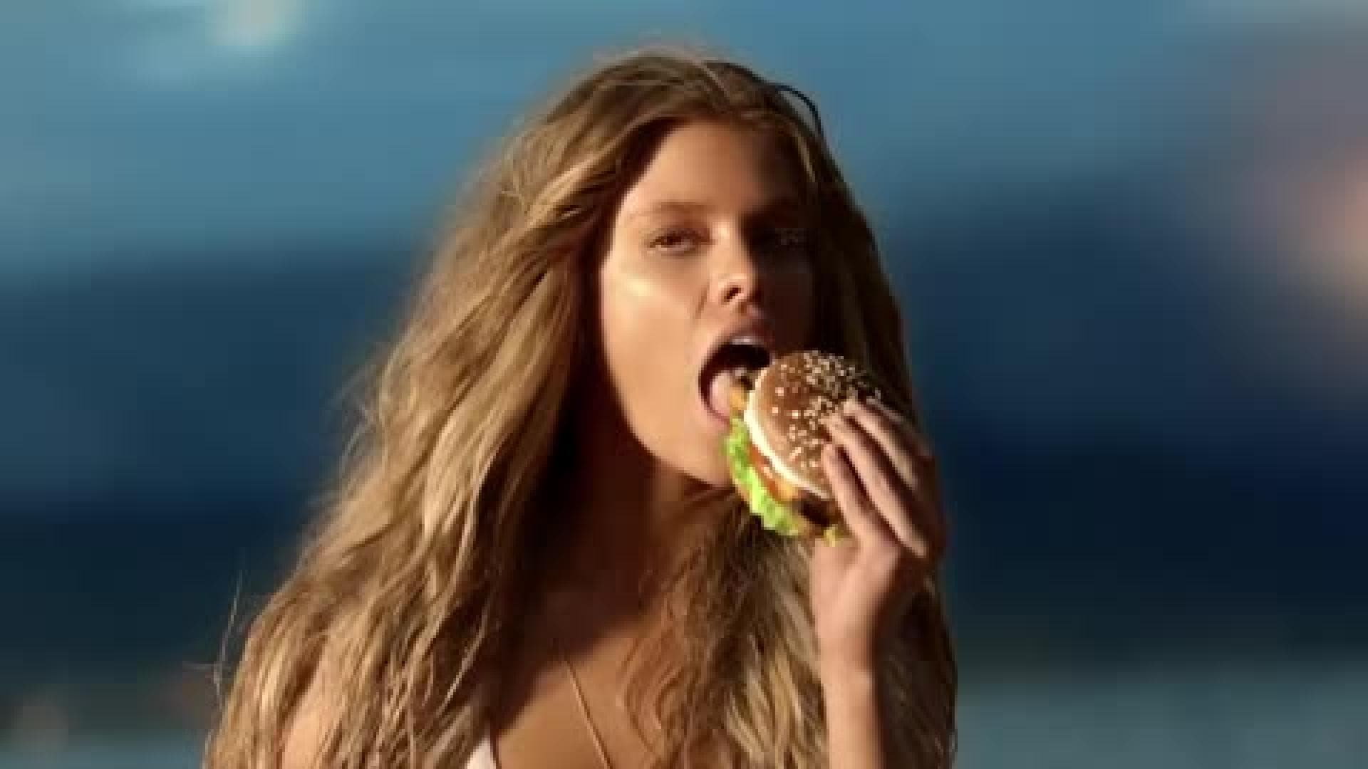 sports-illustrated-model-macht-werbung-fuer-fast-food-480x270-1922980.jpg