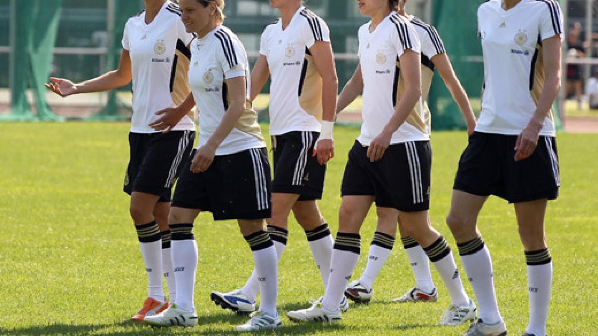 frauenfussball-2011-bild-getty-images-520x390-92469.jpg